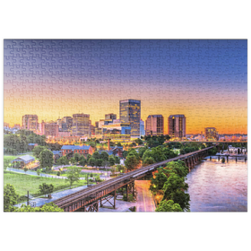 Darstellung des Puzzle Motivs Richmond, Virginia, USA, Skyline der Innenstadt am Fluss in der Dämmerung - Puzzleteile: 500