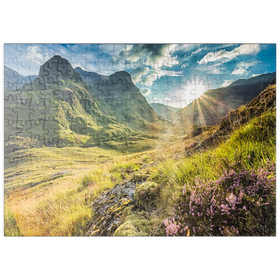 Darstellung des Puzzle-Motivs Talblick unterhalb der Berge von Glencoe, Lochaber, Highlands, Schottland – Puzzleteile: 200