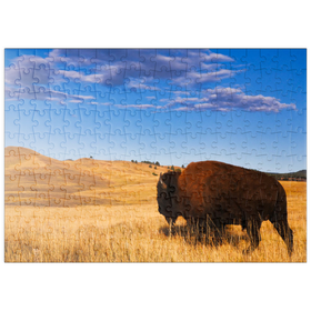 Darstellung des Puzzle Motivs Bison / Büffel läuft in die sanften Hügel der Prärie - Puzzleteile: 200