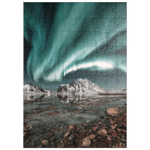 puzzleplate Nordlicht, Aurora borealis über erstaunlicher Landschaft in Lofoten, Norwegen 100 Puzzle