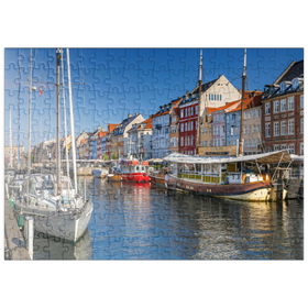 Darstellung des Puzzle-Motivs Boote am Stichkanal Nyhavn im Stadtteil Frederiksstaden – Puzzleteile: 200