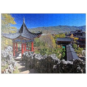 Darstellung des Puzzle-Motivs Aussichtspavillon über der Residenz der Naxi Herrscher Mu – Puzzleteile: 200