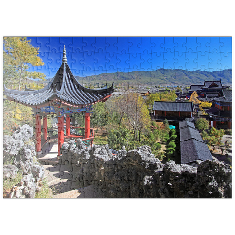 puzzleplate Aussichtspavillon über der Residenz der Naxi Herrscher Mu in der Altstadt Dayan in Lijiang, Provinz Yunnan, China 200 Puzzle
