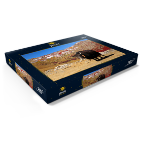 Alternative Darstellung des Puzzle-Motivs Yak mit Blick zum Ganden Kloster am Berg Drog, Tibet, China – Puzzleteile: 200
