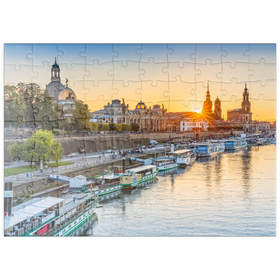 Darstellung des Puzzle Motivs Brühlsche Terrasse an der Elbe mit der Frauenkirche bei Sonnenuntergang - Puzzleteile: 100