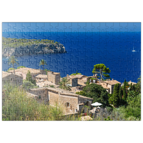 Darstellung des Puzzle Motivs Blick über Lluc Alcari in die Cala de Deia, Mallorca, Balearen, Spanien - Puzzleteile: 200
