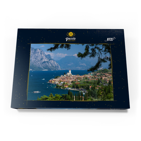 Blick nach Malcesine am Gardasee mit der Scaligerburg (14/15 Jh.), Provinz Verona, Venetien, Italien 1000 Puzzle Schachtel Ansicht3