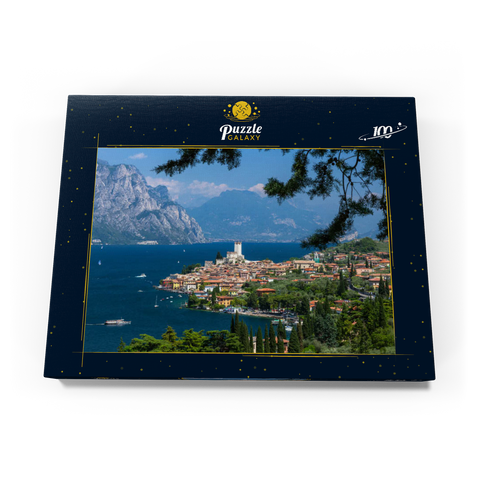 Blick nach Malcesine am Gardasee mit der Scaligerburg (14/15 Jh.), Provinz Verona, Venetien, Italien 100 Puzzle Schachtel Ansicht3