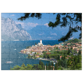 Darstellung des Puzzle-Motivs Blick nach Malcesine am Gardasee mit der Scaligerburg (14/15 Jh.) – Puzzleteile: 100