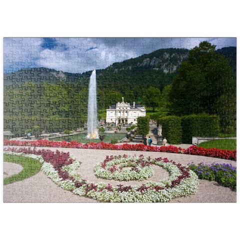 puzzleplate Schloss Linderhof mit Wasserparterre und Fontaine gegen Ammergauer Alpen, Oberbayern 500 Puzzle