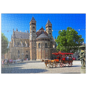 Darstellung des Puzzle Motivs St. Servatiusbasilika am Vrijthof mit Pferdekutsche, Maastricht - Puzzleteile: 500