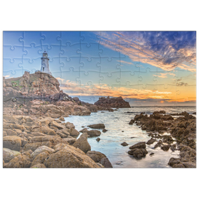 Darstellung des Puzzle Motivs Leuchtturm am Corbiere Point, St. Brelade, Insel Jersey - Puzzleteile: 100