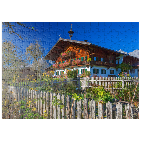 puzzleplate Bauernhaus gegen Kaisergebirge (2344m), Reith bei Kitzbühel, Österreich 200 Puzzle