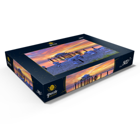 Darstellung des Puzzle Motivs Strand mit Strandkörben und Seebrücke mit Mikado Teehaus im Morgenrot - Puzzleteile: 500