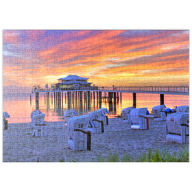 Darstellung des Puzzle Motivs Strand mit Strandkörben und Seebrücke mit Mikado Teehaus im Morgenrot - Puzzleteile: 500