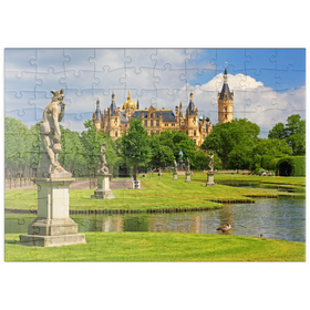 Darstellung des Puzzle Motivs Schlossgarten mit dem Schweriner Schloss - Puzzleteile: 100