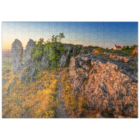 Darstellung des Puzzle-Motivs Abend auf dem Zeugenberg Ehrenbürg – Puzzleteile: 200