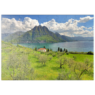 puzzleplate Blick auf den See bei Riva di Solto, Iseosee, Lombardei, Italien 100 Puzzle