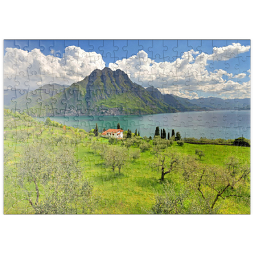 puzzleplate Blick auf den See bei Riva di Solto, Iseosee, Lombardei, Italien 200 Puzzle