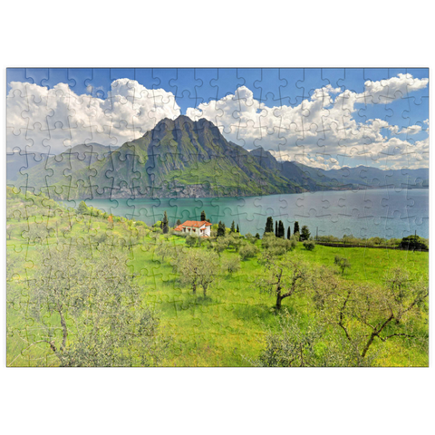 puzzleplate Blick auf den See bei Riva di Solto, Iseosee, Lombardei, Italien 200 Puzzle
