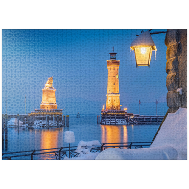 puzzleplate Hafeneinfahrt mit Leuchtturm und Löwenstatue an einem Winterabend, Lindau 1000 Puzzle