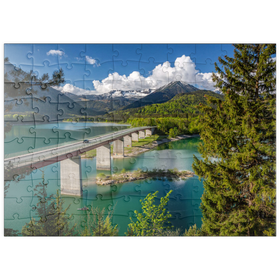 Darstellung des Puzzle Motivs Brücke über den Sylvensteinstausee bei Lenggries - Puzzleteile: 100