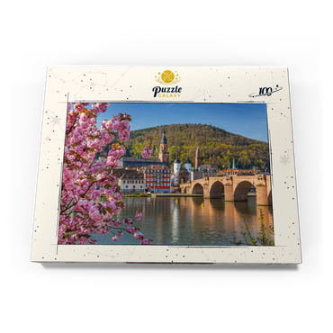 Japanische Zierkirsche am Neckarufer mit Blick zur Heidelberger Altstadt und Alte Brücke 100 Puzzle Schachtel Ansicht3