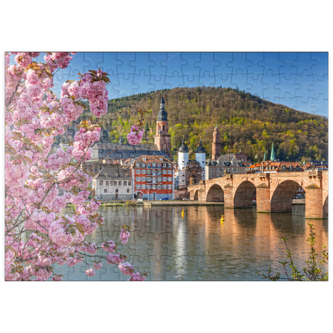puzzleplate Japanische Zierkirsche am Neckarufer mit Blick zur Heidelberger Altstadt und Alte Brücke 200 Puzzle