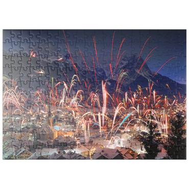 puzzleplate Feuerwerk über Garmisch-Partenkirchen, Oberbayern, Bayern, Deutschland 200 Puzzle