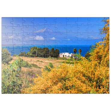 puzzleplate Blühende Mimosen und Ferienhaus mit Blick zum Ätna (3323m) 100 Puzzle