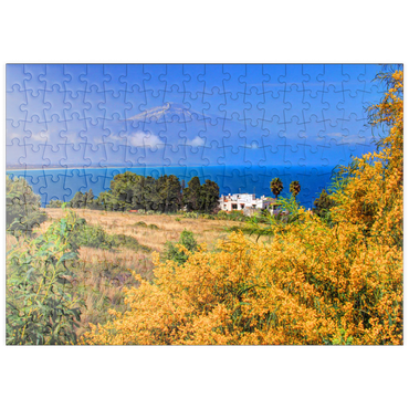 puzzleplate Blühende Mimosen und Ferienhaus mit Blick zum Ätna (3323m) 200 Puzzle