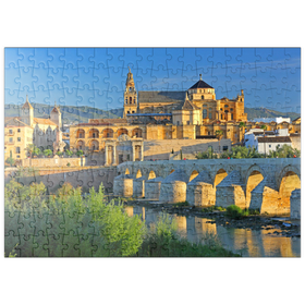 Darstellung des Puzzle-Motivs Blick zur Kathedrale Mezquita de Cordoba im Morgenlicht, Andalusien, Spanien – Puzzleteile: 200