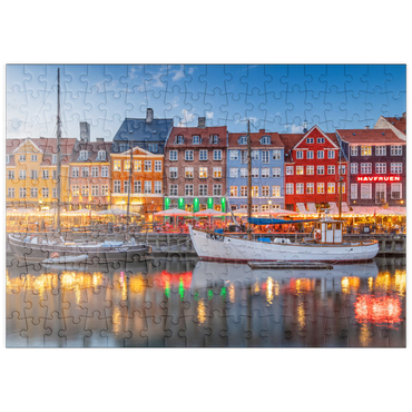 puzzleplate Abend am Stichkanal Nyhavn im Stadtteil Frederiksstaden 200 Puzzle
