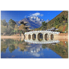 Darstellung des Puzzle-Motivs Jadebrunnensee mit Deyue Pavillon gegen den Jadedrachen Schneeberg, China – Puzzleteile: 1000