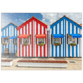 Darstellung des Puzzle-Motivs Bunte Holzhäuser im Bade- und Fischerort Costa Nova an der Atlantikküste – Puzzleteile: 200