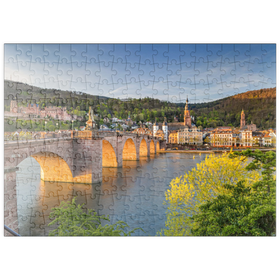 Darstellung des Puzzle Motivs Heidelberger Schloss und Alte Brücke über den Neckar am frühen Morgen - Puzzleteile: 200