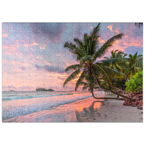 puzzleplate Palmenstrand der Anse Volbert im Morgenlicht, Insel Praslin, Seychellen 200 Puzzle