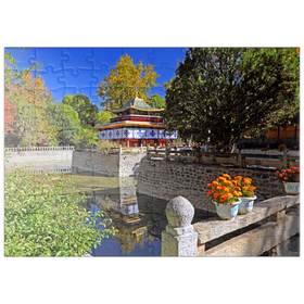 Darstellung des Puzzle Motivs Wasserpavillon im Park der Sommerresidenz des Dalai Lamas, Tibet, China - Puzzleteile: 100