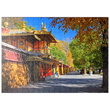puzzleplate Eines der Wohngebäude im Park der Sommerresidenz des Dalai Lamas, Tibet 200 Puzzle