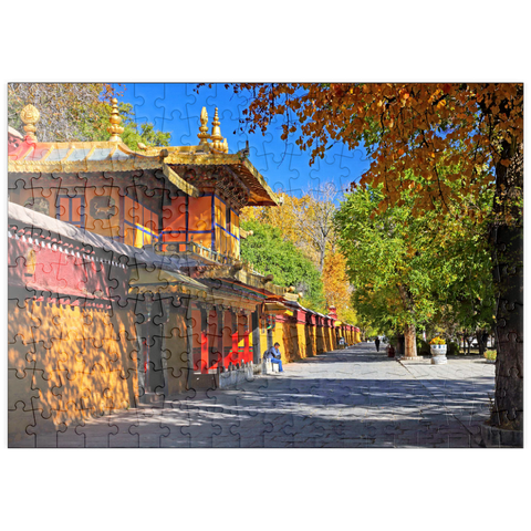 puzzleplate Eines der Wohngebäude im Park der Sommerresidenz des Dalai Lamas, Tibet 200 Puzzle