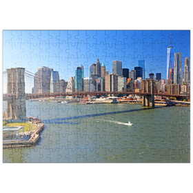 Darstellung des Puzzle-Motivs Blick zur Brooklyn Bridge mit One World Trade Center, Manhattan, New York City, USA – Puzzleteile: 200