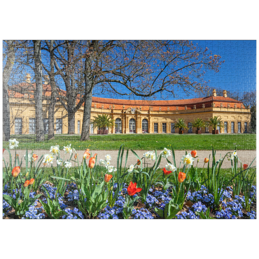 puzzleplate Schlossgarten mit der Orangerie im Frühling zur Zeit der Tulpenblüte 1000 Puzzle