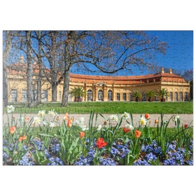 Darstellung des Puzzle-Motivs Schlossgarten mit der Orangerie im Frühling zur Zeit der Tulpenblüte – Puzzleteile: 200