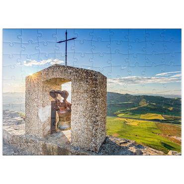 puzzleplate Blick vom Castillo de Monjardin im Sonnenaufgang 100 Puzzle