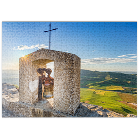 Darstellung des Puzzle-Motivs Blick vom Castillo de Monjardin im Sonnenaufgang – Puzzleteile: 500