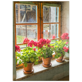 Darstellung des Puzzle Motivs Fenster mit Geranien im Freilichtmuseum Glentleiten bei Großweil, Oberbayern - Puzzleteile: 100
