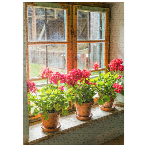 puzzleplate Fenster mit Geranien im Freilichtmuseum Glentleiten bei Großweil, Oberbayern 500 Puzzle