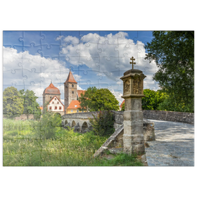 Darstellung des Puzzle Motivs Altmühlbrücke in Ornbau mit dem Stadttor am Altmühl Radweg - Puzzleteile: 100