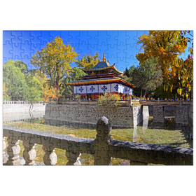 Darstellung des Puzzle Motivs Wasserpavillon im Park der Sommerresidenz des Dalai Lamas, Tibet - Puzzleteile: 200