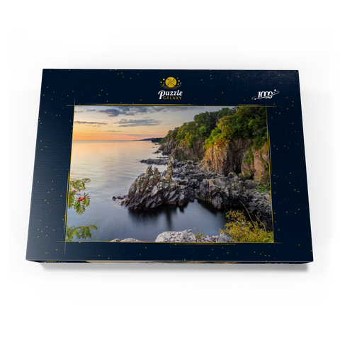 Sonnenaufgang an den Helligdomsklipperne, einer Felsenküste nördlich von Gudhjem 1000 Puzzle Schachtel Ansicht3